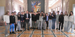 Ο Κώστας Βλάσης υποδέχθηκε στη Βουλή τα παιδιά του 4ου Γυμνασίου Τρίπολης