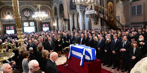Με τιμές εν ενεργεία Πρωθυπουργού η κηδεία του Κώστα Σημίτη