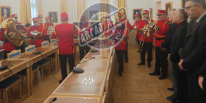 Τα εορταστικά μηνύματα των Δημήτρη Πτωχού, Χρήστου Λαμπρόπουλου και Κώστα Μανδρώνη