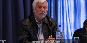 Τατούλης: Σκάνδαλο στην Περιφέρεια Πελοποννήσου με τα σπιτάκια ανακύκλωσης