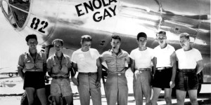 Απίστευτο αλλά αμερικανικό: «Διέγραψαν» το αεροπλάνο της Χιροσίμα με εντολή Τραμπ γιατί λέγεται Gay