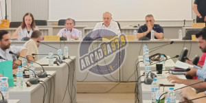 Δημ. Συμβούλιο Τρίπολης: "Μαρτυρίες" δημοτών περί παρουσίας λύκων επικαλέστηκε ο κ. Παπαδημητρίου!