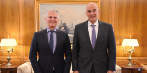 Δένδιας και Πτωχός συζήτησαν για την ίδρυση στην Τρίπολη της Σχολής Drones