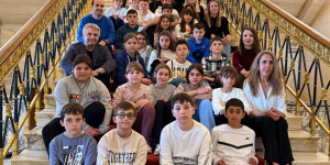 Παιδιά από σχολεία της Κοντοβάζαινας, Τροπαίων, Δημητσάνας και Βαλτεσινίκου επισκέφθηκαν τη Βουλή