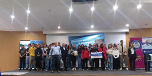 Μαρκόπουλος στον Αρκαδία 93.8: "Τα συγχαρητήρια αξίζουν στα παιδιά ενός περιφερειακού σχολείου" Μαρκόπουλος στον Αρκαδία 93.8: "Τα συγχαρητήρια αξίζουν στα παιδιά ενός περιφερειακού σχολείου"