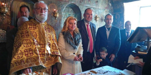 Σε γιορτινό κλίμα έκοψαν Πρωτοχρονιάτικες πίτες η Δημητσάνα και η Στεμνίτσα