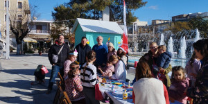 Μια αγκαλιά χαμόγελα στην κεντρική πλατεία Μεγαλόπολης