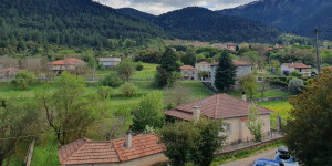 Η Βλαχέρνα φωταγωγεί το Χριστουγεννιάτικό της δένδρο