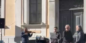 Χριστουγεννιάτικες μελωδίες στο κέντρο της πόλης...