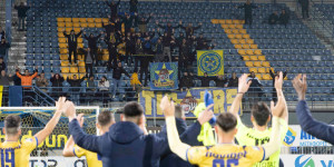 "Όλοι δίπλα στην ομάδα μας"