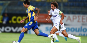 Τα βλέμματα στραμμένα στο Περιστέρι