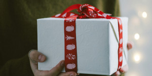 Δώρο Χριστουγέννων: Πότε καταβάλλεται, πως να το υπολογίσετε online