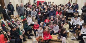 Μια ζεστή Χριστουγεννιάτικη σχολική γιορτή στα Τρόπαια