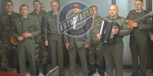 Η μπάντα της 4ης Μεραρχίας Πεζικού έψαλε τα κάλαντα στο δημαρχείο