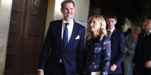 Καθηγητής Δικαίου κατά οικογένειας Ντε Γκρες: Απαγορεύονται οι τίτλοι ευγενείας- Το ΣτΕ θα το κρίνει