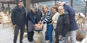 Κούλουμα με φασολάδα στην κεντρική πλατεία των Λαγκαδίων