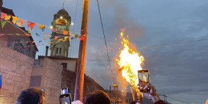 Το θρυλικό έθιμο του "Μακαρονά" ζωντάνεψε στο αποκριάτικο γλέντι της Δημητσάνας