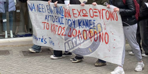 Μαθητές και μαθήτριες στην Τρίπολη ζήτησαν δικαιοσύνη και απαντήσεις για την τραγωδία των Τεμπών