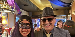 Ο Κώστας Τζιούμης σε.. αποκριάτικο κλίμα!