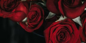 Άγιος Βαλεντίνος: Από δω η γυναίκα μου κι από δω το αίσθημα - Τι και για πόσες ψωνίζουν οι άνδρες