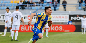 Ο Χατζηγιοβάνης πέτυχε γκολάρα και έβαλε τα κλάματα στην αγκαλιά του Παντελίδη