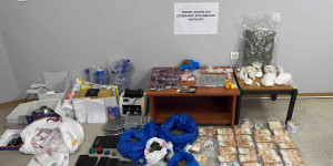 Εγκληματικό δίκτυο που δραστηριοποιούνταν στη διακίνηση ναρκωτικών εξάρθρωσε η ΕΛ.ΑΣ.