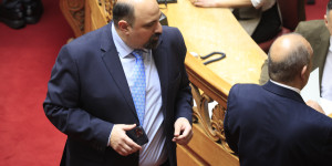 Αίτημα Τριαντόπουλου: "Γενναία πράξη" ή.."στρίβειν δια του αρραβώνος";