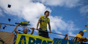 Ο Ζουγλής έμεινε εκτός αποστολής και ανέβηκε στο... κάγκελο για τον ΑΣΤΕΡΑ του!