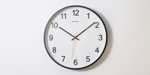 Αλλαγή ώρας 2025: Πότε θα γυρίσουμε τους δείκτες του ρολογιού μία ώρα πίσω