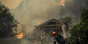 Δυο τραυματίες στη μεγάλη φωτιά στο Φενεό Κορινθίας