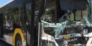 Σοβαρό τροχαίο με πολλούς τραυματίες από τη σύγκρουση δύο λεωφορείων στη Βούλα!