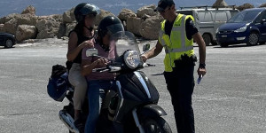 Πάνω από 110 παραβάσεις βεβαιώθηκαν στο πλαίσιο της εκστρατείας "Μηδενική ανοχή στη μη χρήση κράνους"