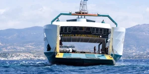 Ζημιά στο αυτοκίνητο μέσα στο φέρι; Τι καλύπτει η ασφάλεια και πότε δικαιούσαι αποζημίωση