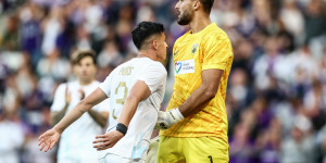 Η βραδιά που έψαχνε να κάνει ο Στρακόσια με την ΑΕΚ