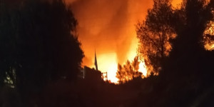 "Μπαράζ" πυρκαγιών σε πολλές περιοχές της χώρας- Υπό αντίξοες συνθήκες οι προσπάθειες κατάσβεσης