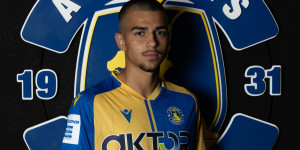 Επαγγελματίας και ο Άγγελος Μάριος Μπάσδας