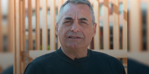 Κώστας Τζιούμης: θυμόμαστε, ευγνωμονούμε, τιμούμε...