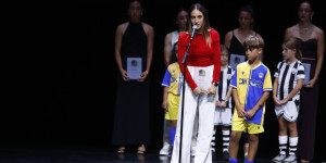 Κιτρινομπλέ... λάμψη στα βραβεία του ΠΣΑΠΠ