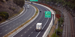 Κλειστή η Εθνική Οδός Αθηνών-Κορίνθου από τα διόδια της Ελευσίνας προς Κόρινθο - Άνοιξε η αριστερή λωρίδα