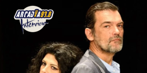 Ο Κωνσταντίνος Καζάκος στον Arcadia938: Τα «Άγουρα κεράσια» είναι μια παράσταση που «θεραπεύει» (ηχ.)