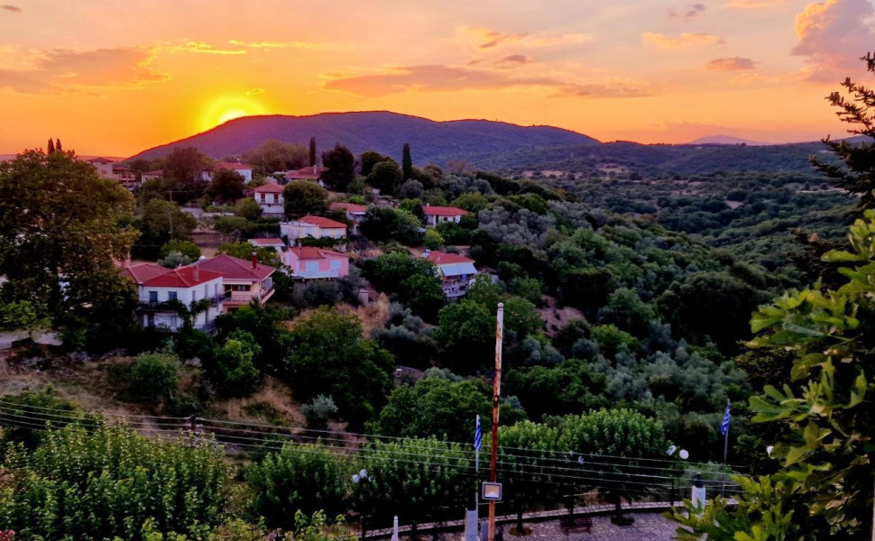 Facebook: Βυζίκι - Ένωση Βυζικιωτών «Ο Άγιος Νικόλαος»