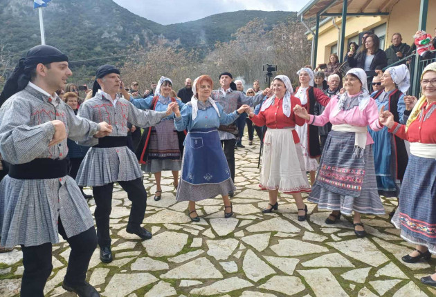 Ο Χορευτικός Όμιλος Τρίπολης στο έθιμο της Γουρουνοχαράς στο Άγαλι